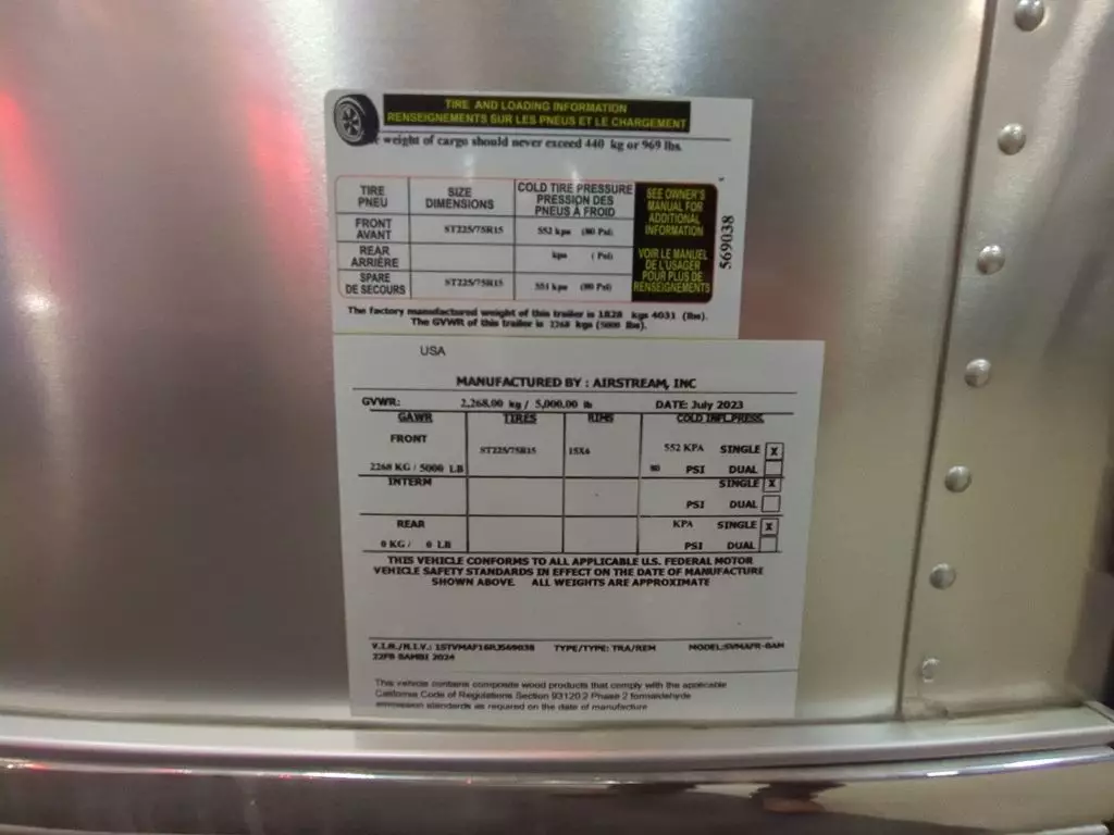 2024-Airstream-Bambi-22FB-Travel-Trailer-RV-10.webp