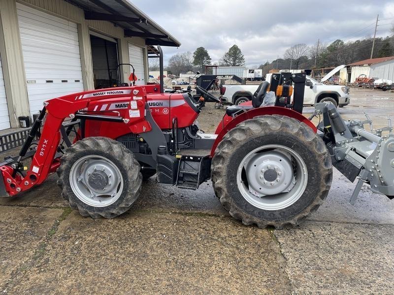 Massey-Ferguson-MF-2600-Series-Utility-Tractors.jpg