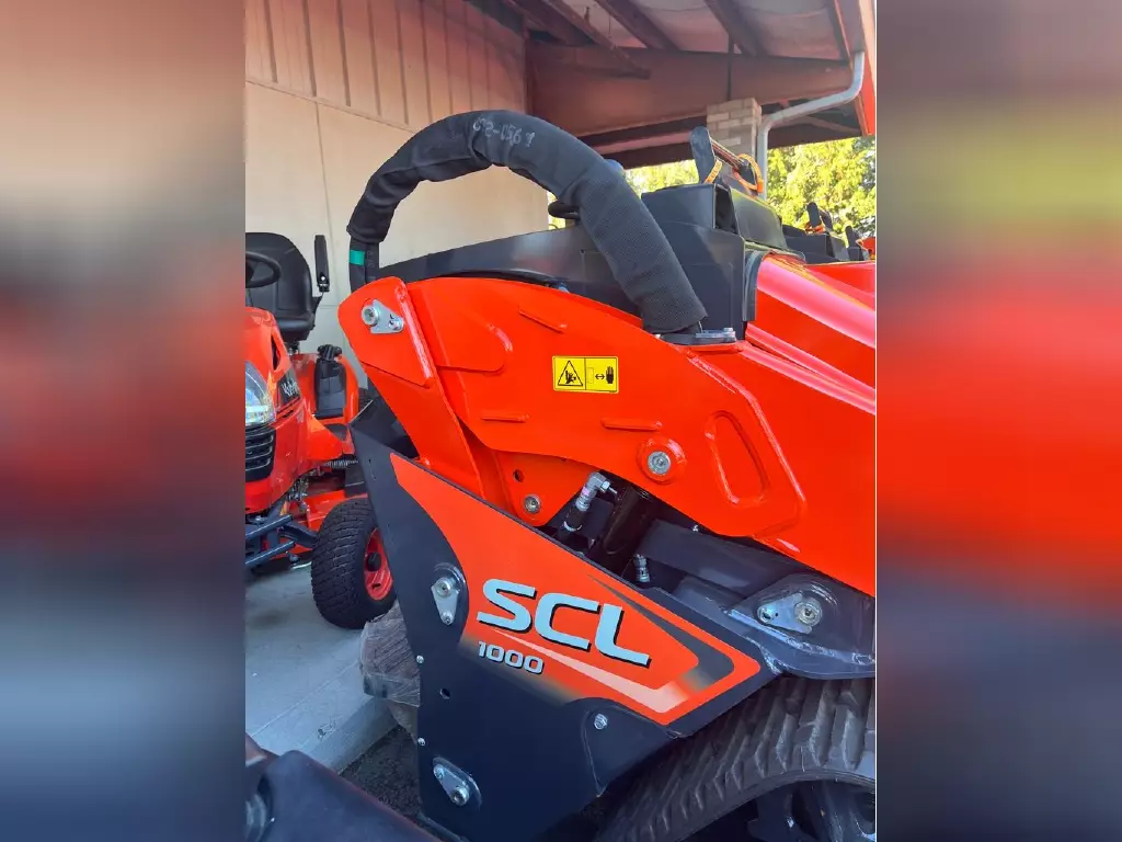 New-2023-Kubota-SCL1000-Skid-Steers-1.webp
