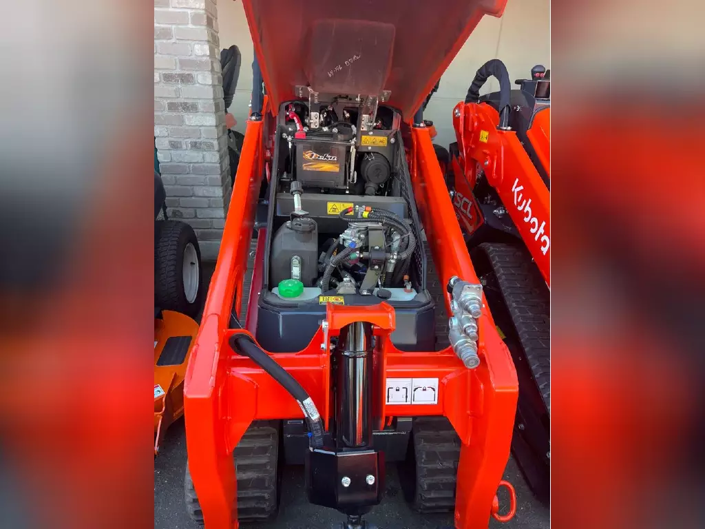 New-2023-Kubota-SCL1000-Skid-Steers-2.webp