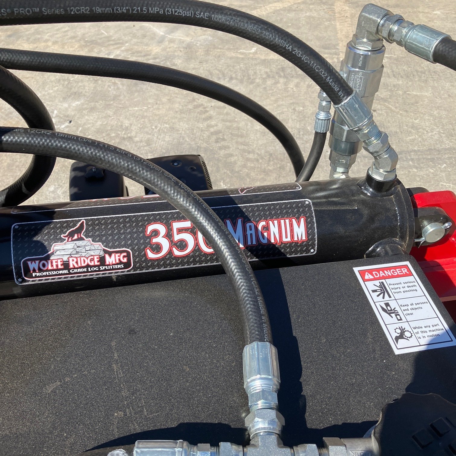 New-2024-Wolfe-Ridge-35C-Compact-Commerical-Log-Splitter-with-36-Stroke_2.jpg